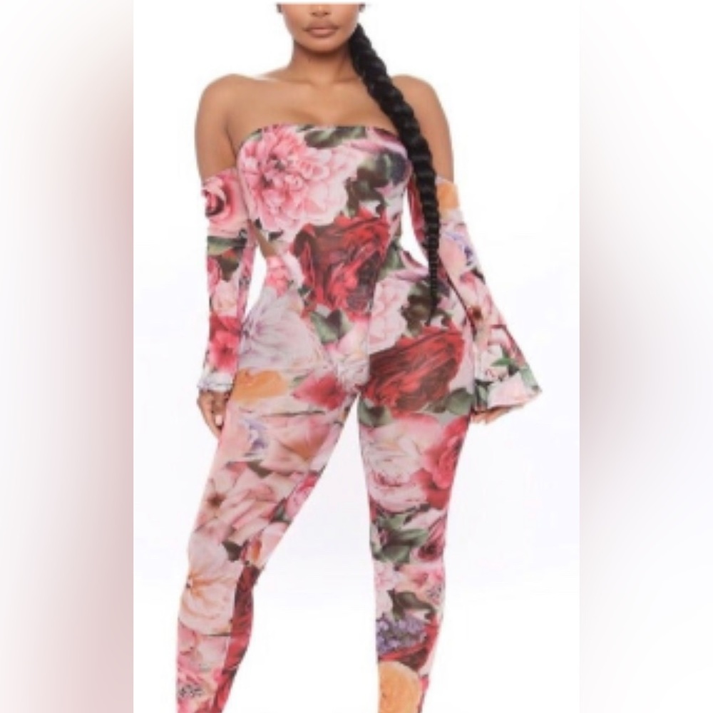 Fashion Nova Rose 2PC set